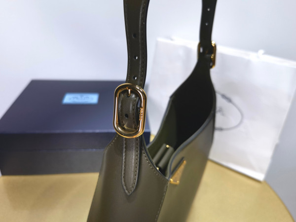 Pra*a leather shoulder bag
