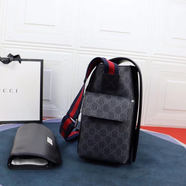 g*u*i gg S*p*e diaper bag