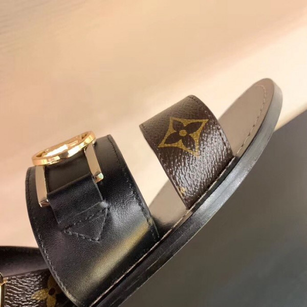 l0*is V*t0n academy flat sandal