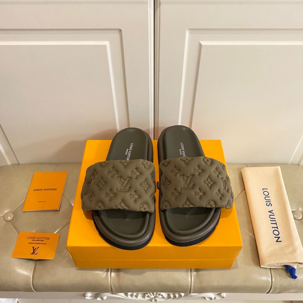 l0*is V*t0n pool pillow comfort mule