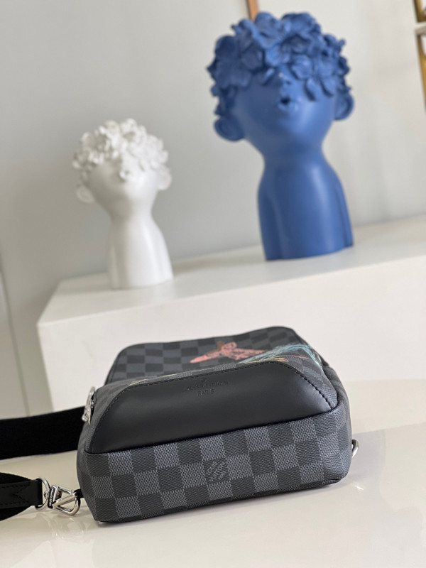 l0*is V*t0n avenue slingbag