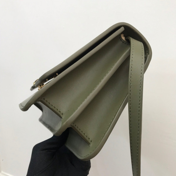 B**rry small tb bag