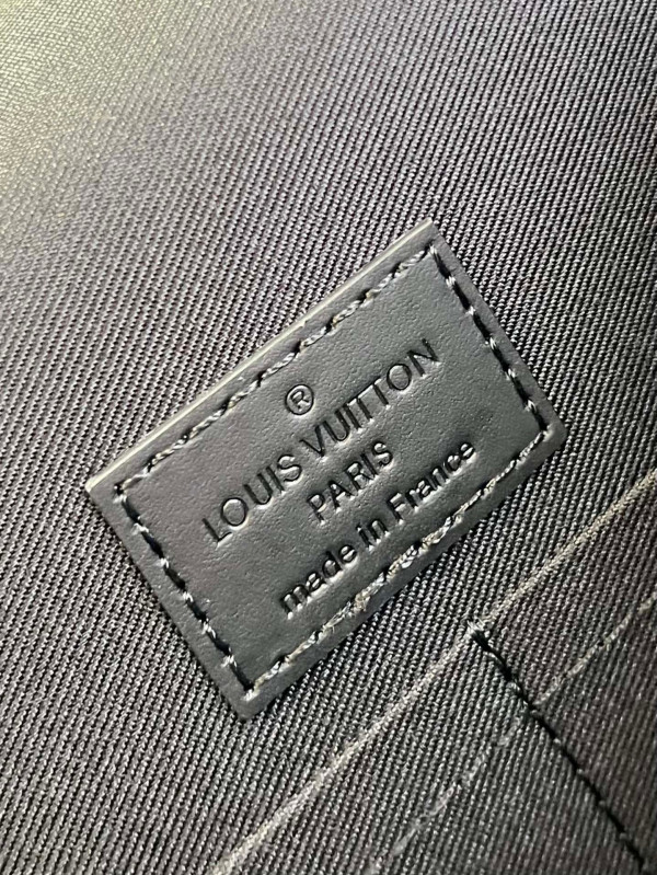 l0*is V*t0n s lock briefcase