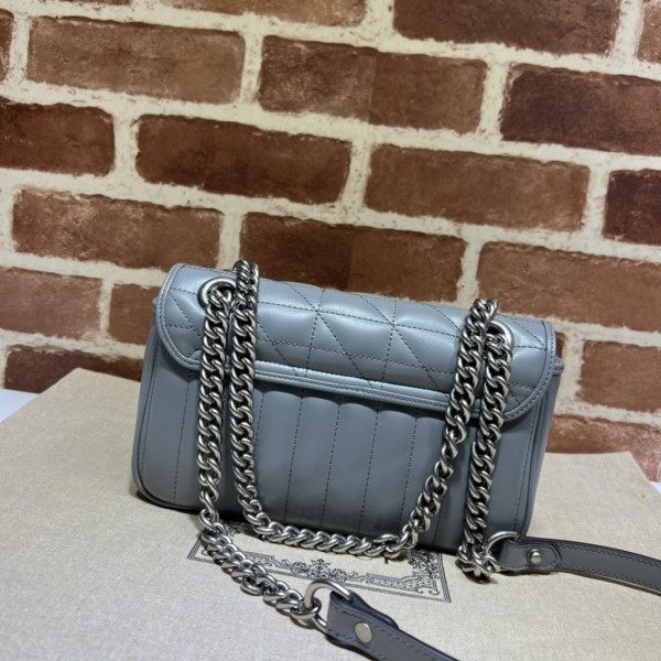 G*u*i gg marmont 22cm