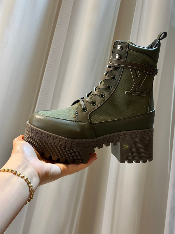 l0*is V*t0n boots