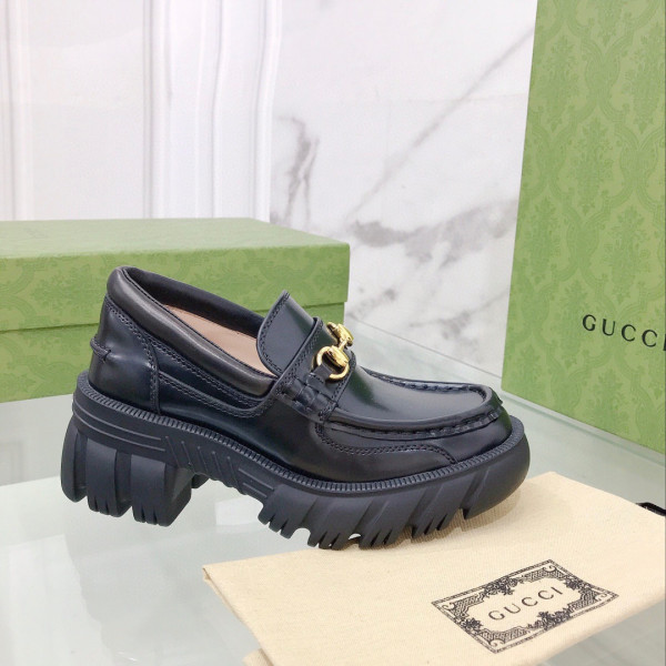 G*u*i loafer with horsebit