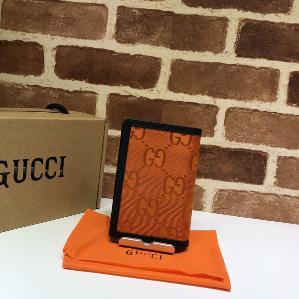 G*u*i off the grid passport case