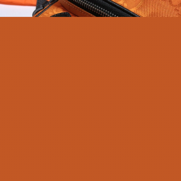 G*u*i off the grid shoulder bag