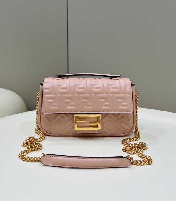F**di baguette chain midi 397b98-24*14*7cm