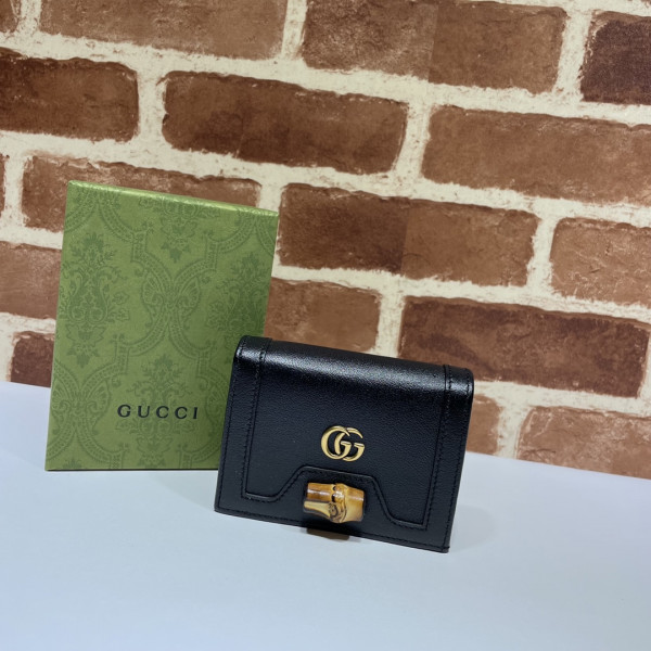 G*u*i diana card case wallet