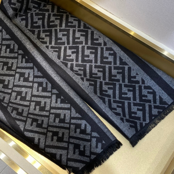 F**di scarf