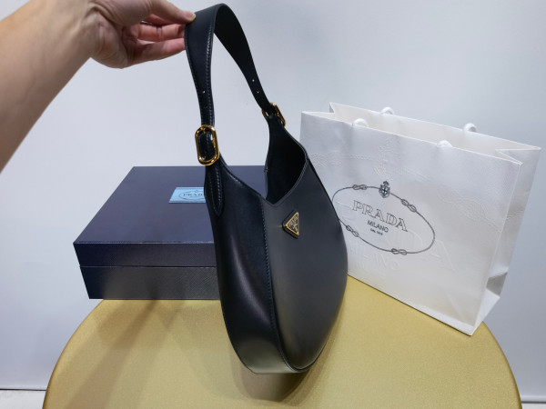 Pra*a leather shoulder bag