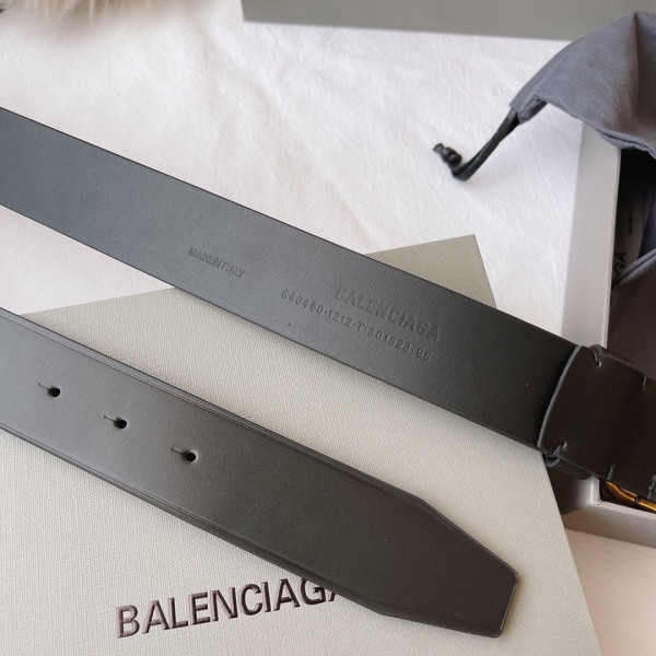 Ba*len*cia*ga belt