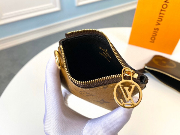 l0*is V*t0n monogram pouch