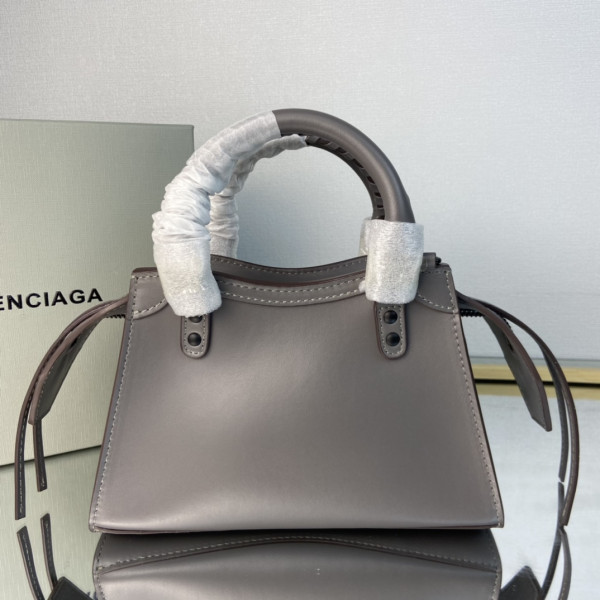 Ba*len*cia*ga neo classic mini top handle bag