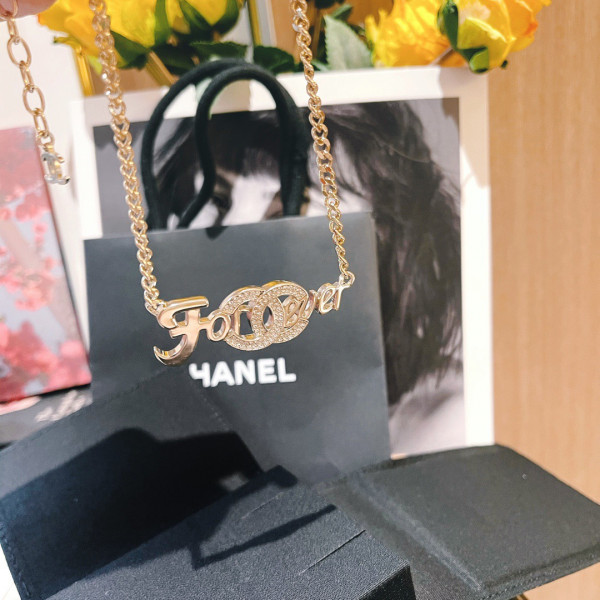 CL NECKLACE