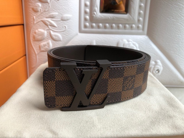 l0*is V*t0n belt