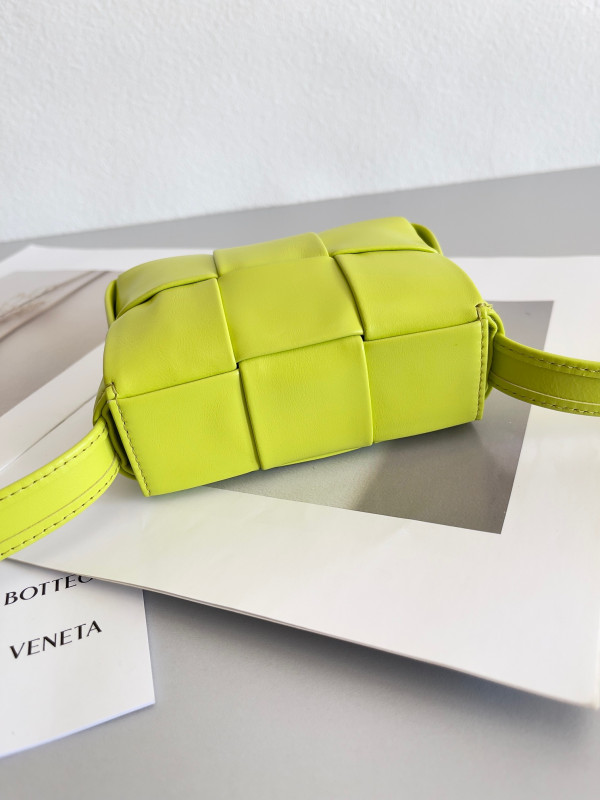 bo*te*ga Ve*ne*ta candy mini cassette-12*8*4cm