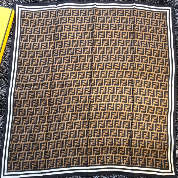 F**di scarf