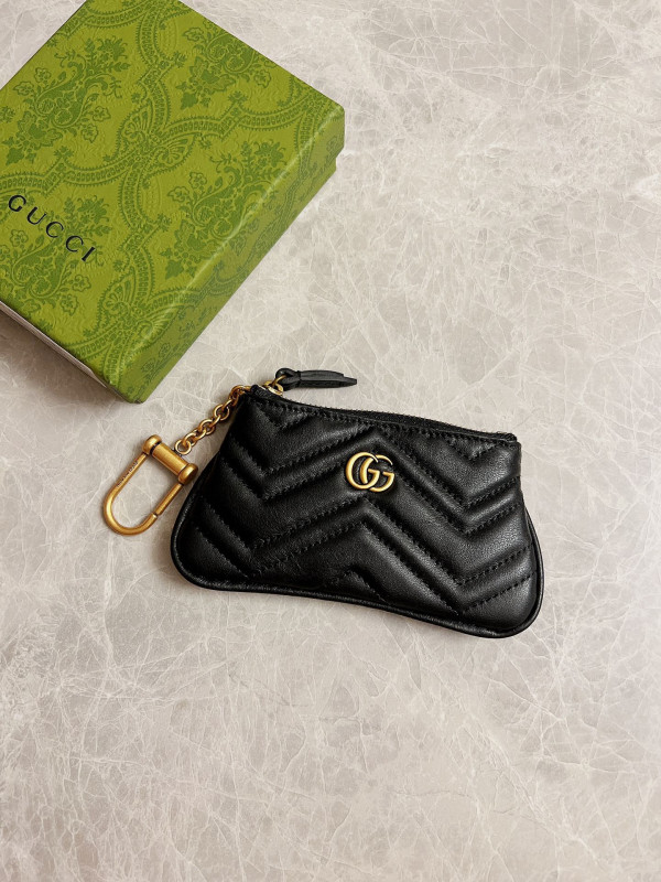 G*u*i gg marmont matelassé key case