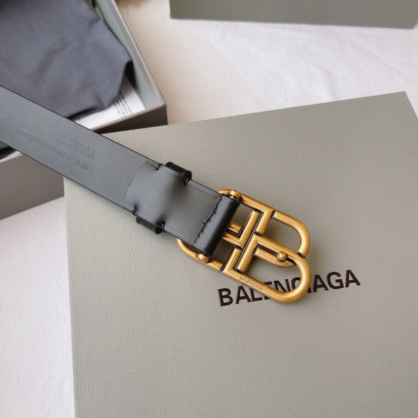 Ba*len*cia*ga belt