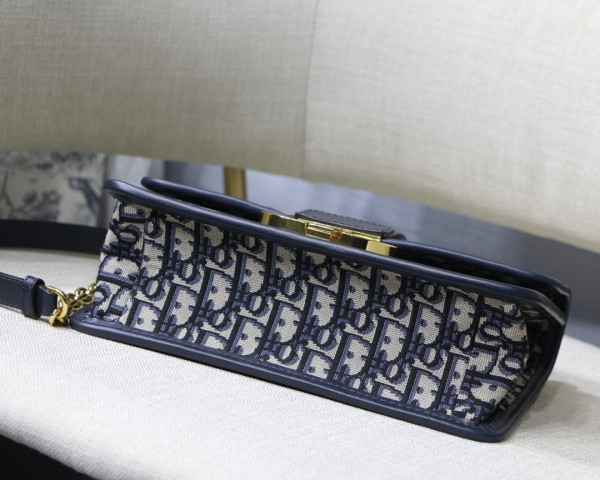 DIRO 30 MONTAIGNE CHAIN BAG
