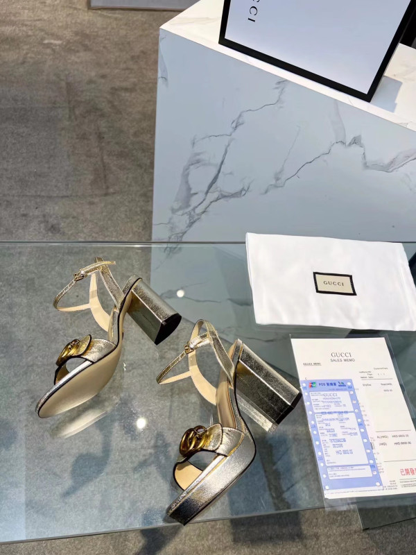 G*u*i leather sandal