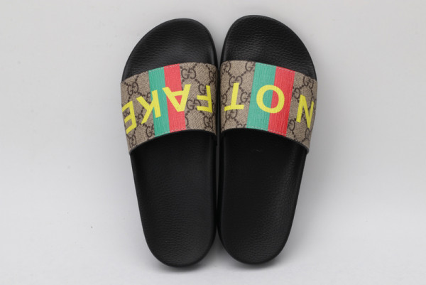 G*u*i slide sandal
