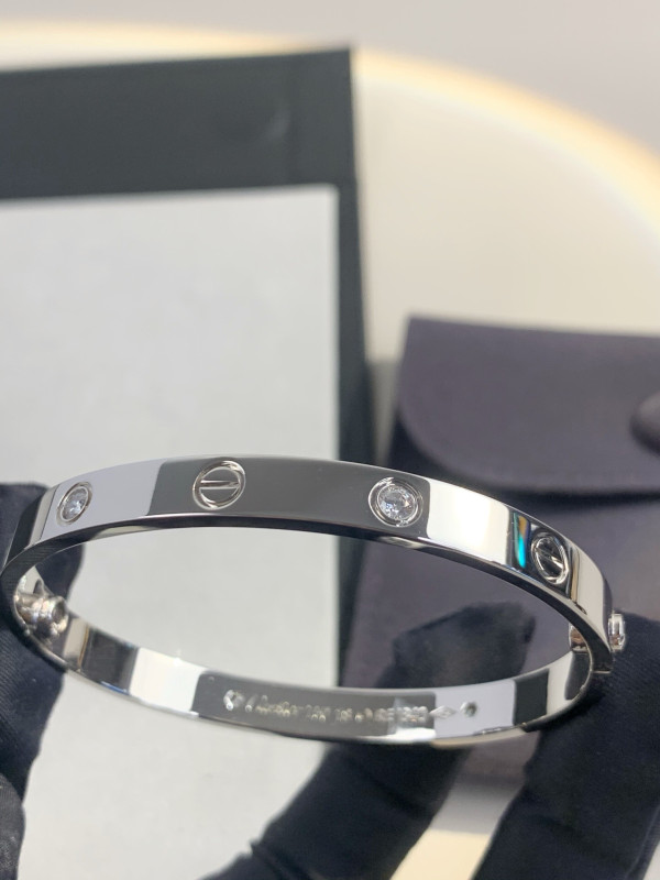 Ca*t*er bracelet