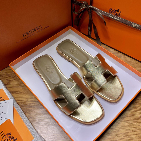 H**mes sandals