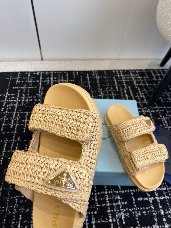 Pra*a sandals