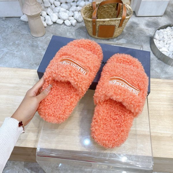 Ba*len*cia*ga sandals