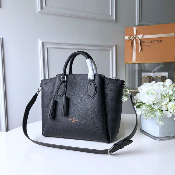 l0*is V*t0n haumea bag