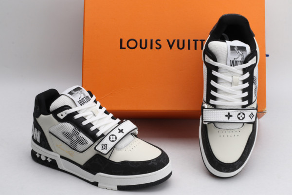 l0*is V*t0n trainer sneaker