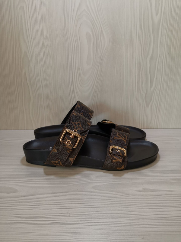 l0*is V*t0n sandals