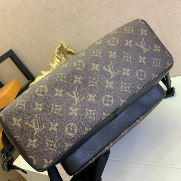 l0*is V*t0n backpack