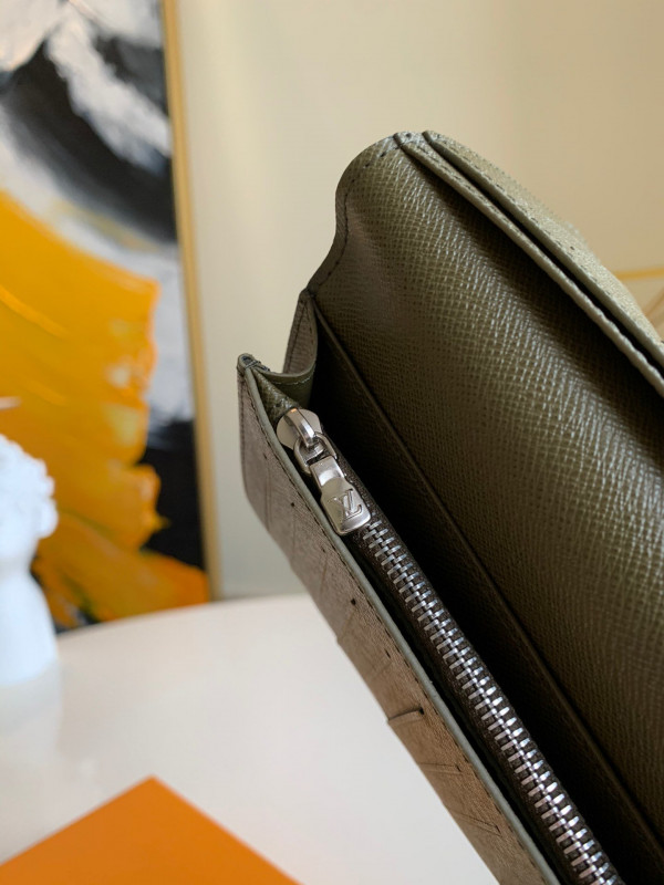 l0*is V*t0n brazza wallet
