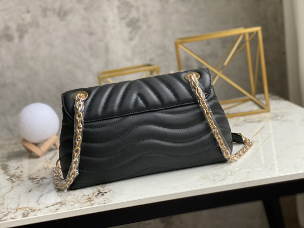 l0*is V*t0n new wave chain bag