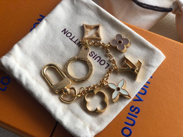 l0*is V*t0n fleur de monogram bag charm chain