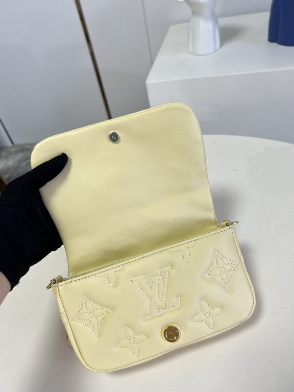 l0*is V*t0n wallet on strap bubblegram