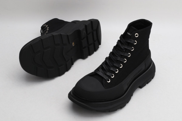 ale*d*r M*Q*en tread slick boot