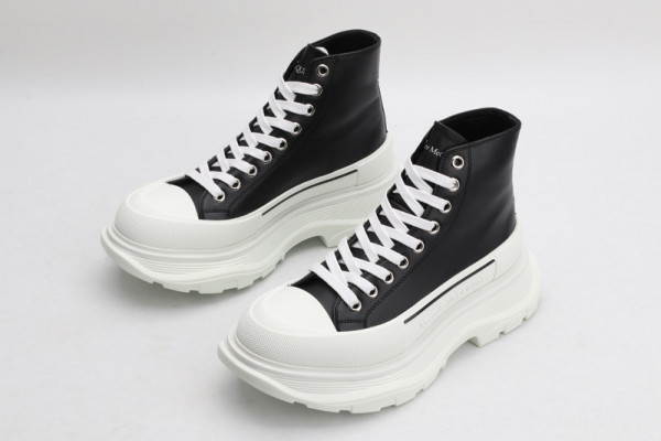 ale*d*r M*Q*en tread slick boot