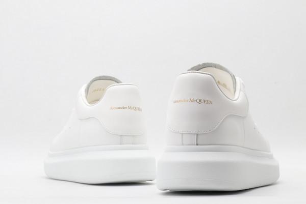 ale*d*r M*Q*en oversized sneaker