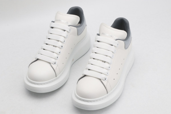 ale*d*r M*Q*en oversized sneaker
