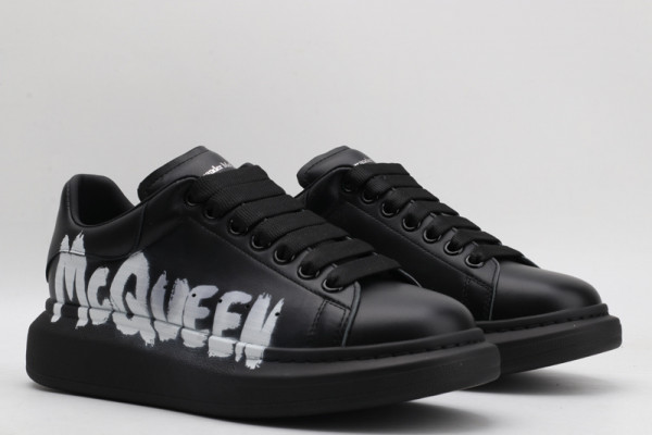 ale*d*r M*Q*en oversized sneaker