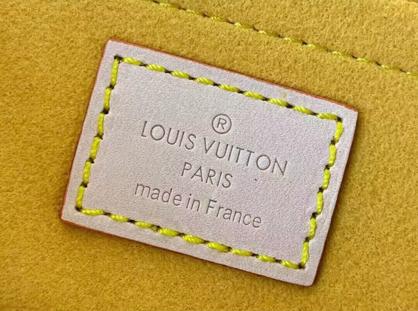 l0*is V*t0n pleaty handbag