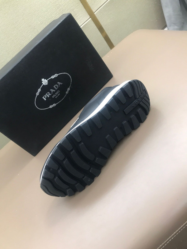 Pra*a sneakers