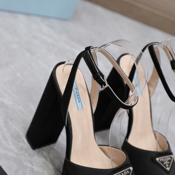 Pra*a patent leather platform sandals