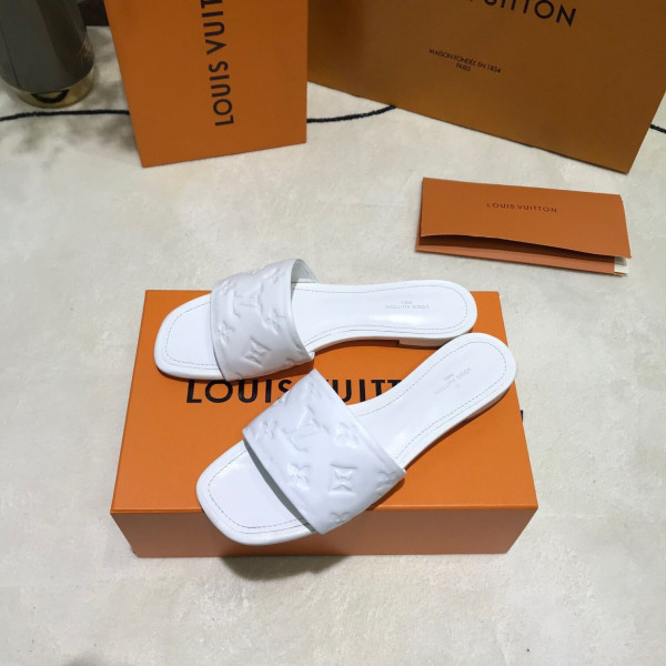 l0*is V*t0n slippers
