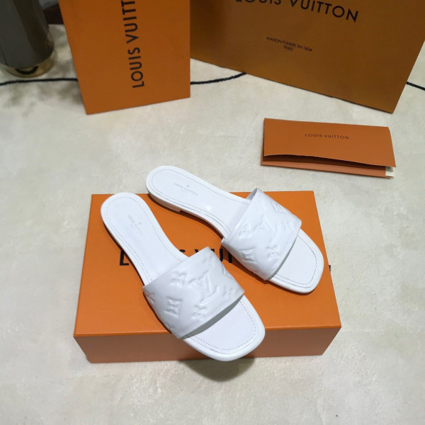l0*is V*t0n slippers